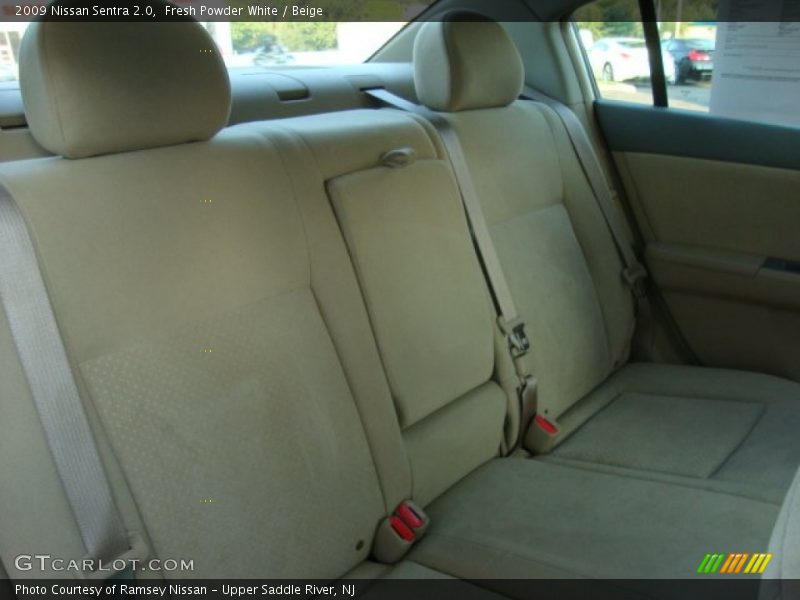 Fresh Powder White / Beige 2009 Nissan Sentra 2.0
