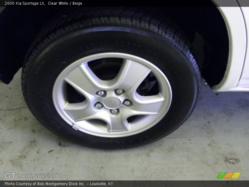 Clear White / Beige 2006 Kia Sportage LX