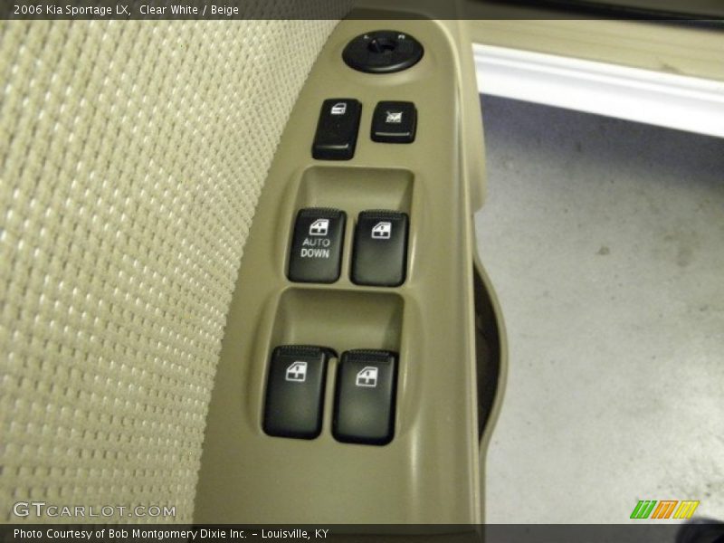 Clear White / Beige 2006 Kia Sportage LX