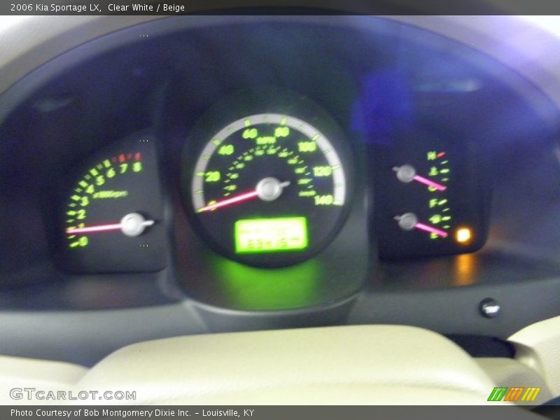 Clear White / Beige 2006 Kia Sportage LX