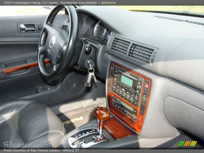  2004 Passat GLX Sedan Anthracite Interior