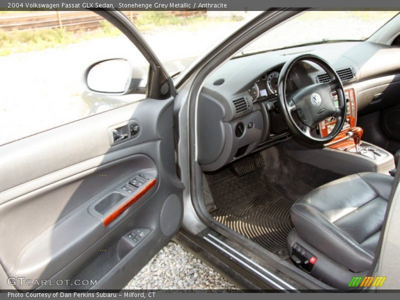  2004 Passat GLX Sedan Anthracite Interior