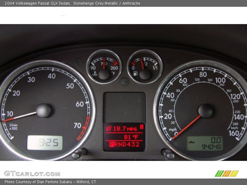 Stonehenge Grey Metallic / Anthracite 2004 Volkswagen Passat GLX Sedan
