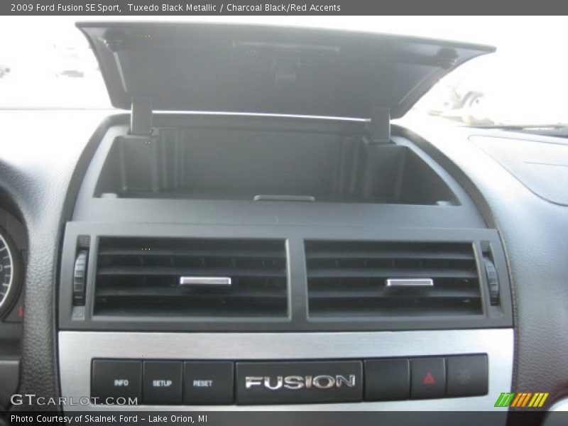 Tuxedo Black Metallic / Charcoal Black/Red Accents 2009 Ford Fusion SE Sport