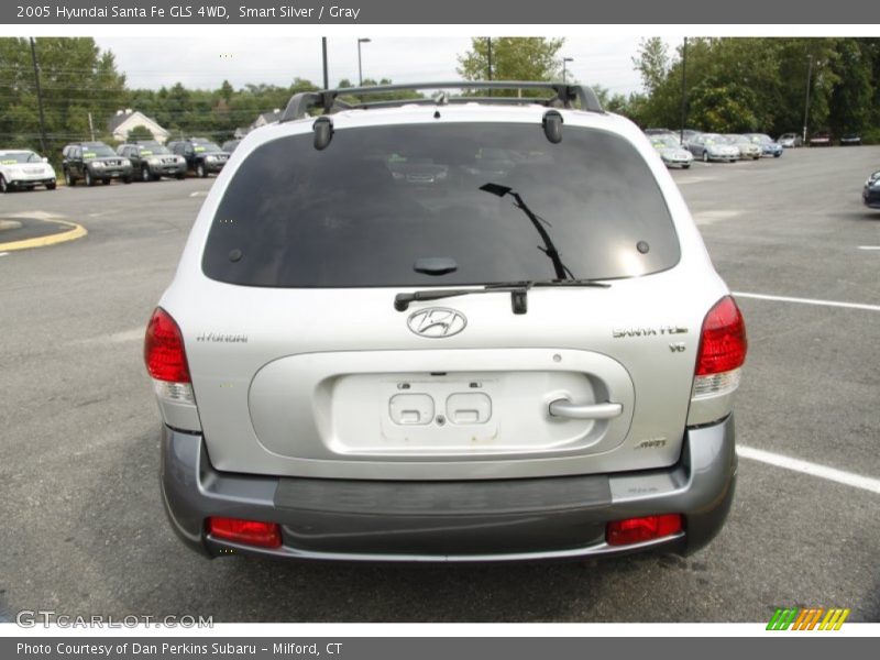 Smart Silver / Gray 2005 Hyundai Santa Fe GLS 4WD