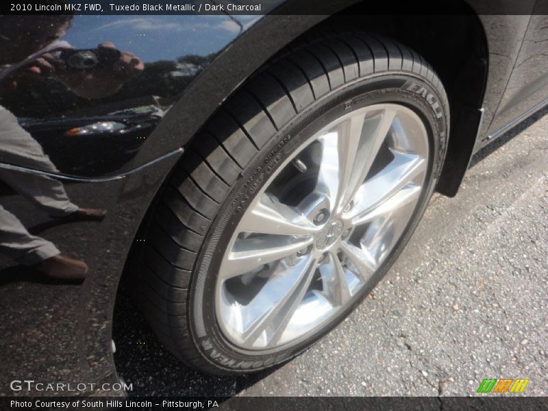 Tuxedo Black Metallic / Dark Charcoal 2010 Lincoln MKZ FWD