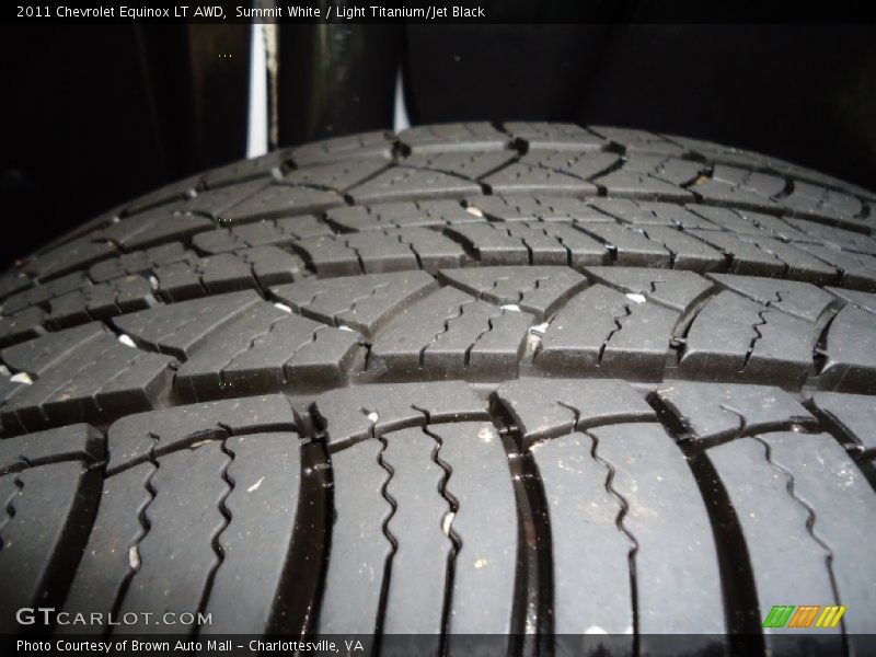 Summit White / Light Titanium/Jet Black 2011 Chevrolet Equinox LT AWD