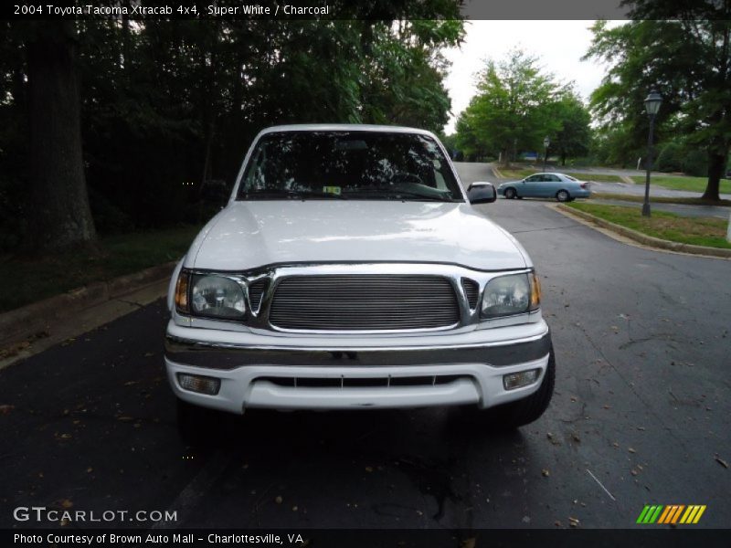 Super White / Charcoal 2004 Toyota Tacoma Xtracab 4x4