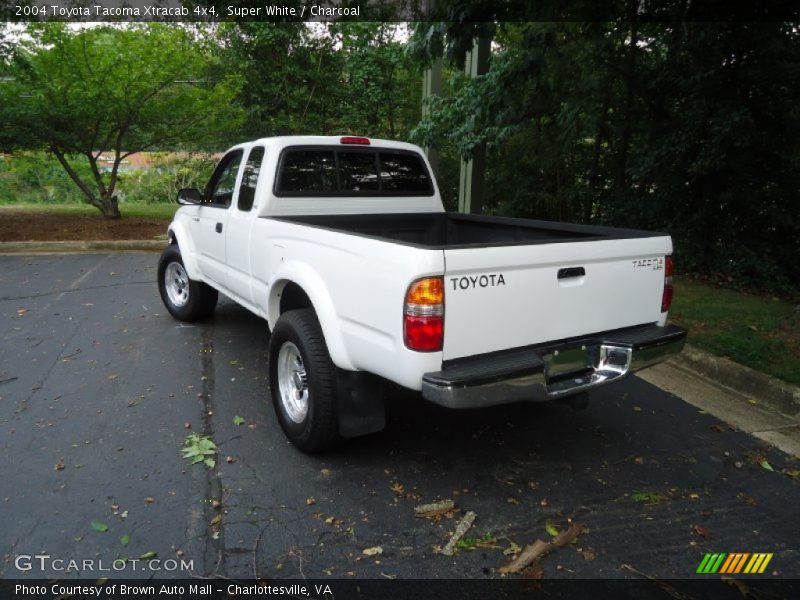 Super White / Charcoal 2004 Toyota Tacoma Xtracab 4x4