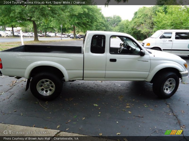 Super White / Charcoal 2004 Toyota Tacoma Xtracab 4x4