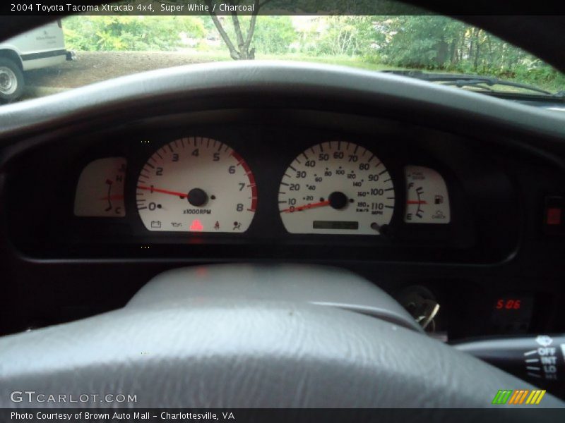 Super White / Charcoal 2004 Toyota Tacoma Xtracab 4x4