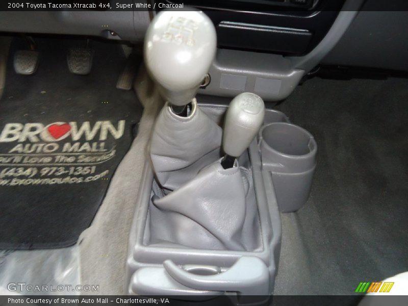 Super White / Charcoal 2004 Toyota Tacoma Xtracab 4x4