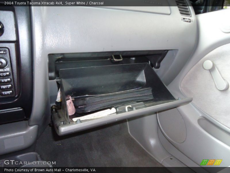 Super White / Charcoal 2004 Toyota Tacoma Xtracab 4x4