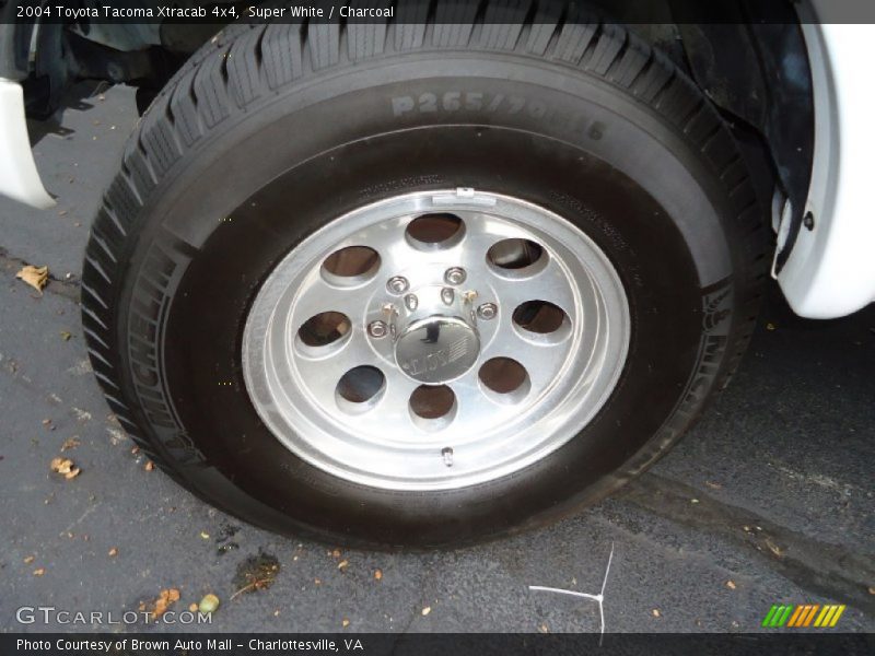 Super White / Charcoal 2004 Toyota Tacoma Xtracab 4x4