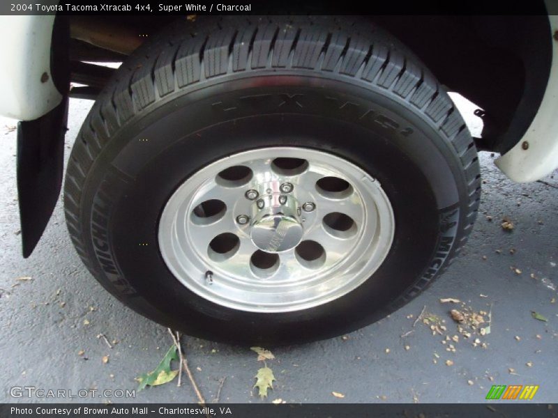 Super White / Charcoal 2004 Toyota Tacoma Xtracab 4x4