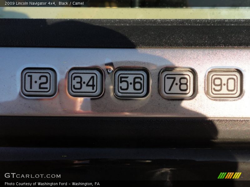 Black / Camel 2009 Lincoln Navigator 4x4