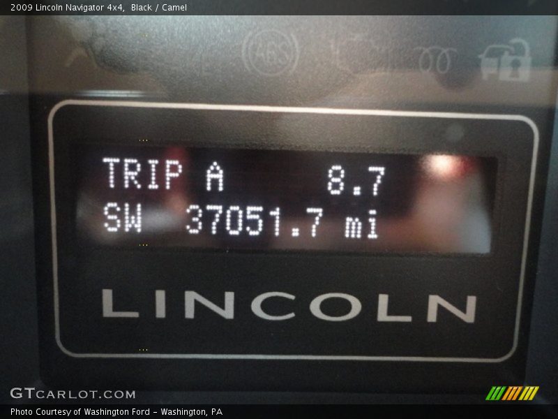 Black / Camel 2009 Lincoln Navigator 4x4