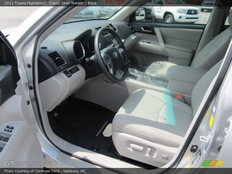 Classic Silver Metallic / Black 2011 Toyota Highlander