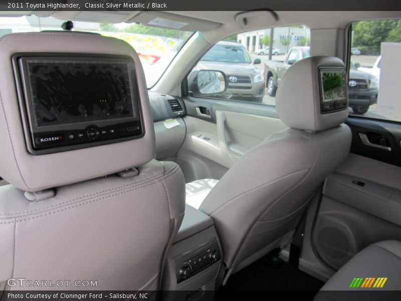 Classic Silver Metallic / Black 2011 Toyota Highlander