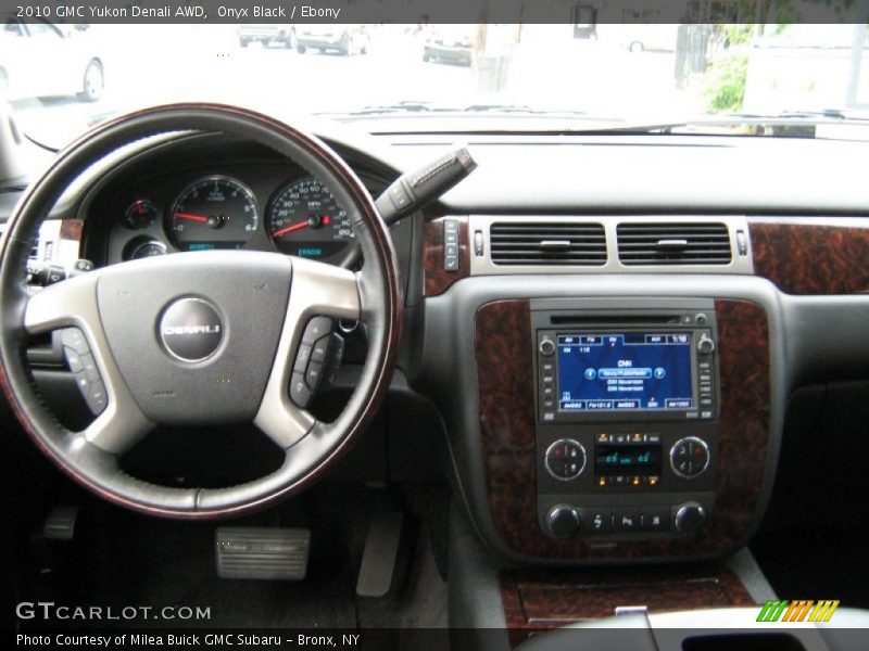 Onyx Black / Ebony 2010 GMC Yukon Denali AWD
