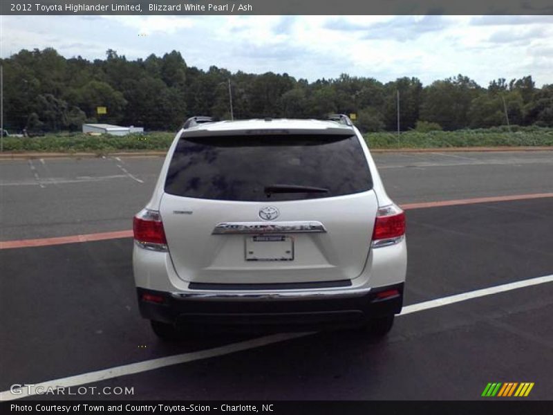 Blizzard White Pearl / Ash 2012 Toyota Highlander Limited