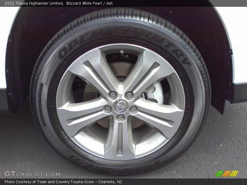 Blizzard White Pearl / Ash 2012 Toyota Highlander Limited