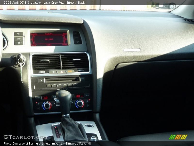 Lava Grey Pearl Effect / Black 2008 Audi Q7 3.6 quattro