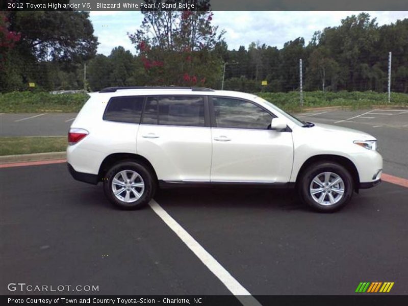 Blizzard White Pearl / Sand Beige 2012 Toyota Highlander V6
