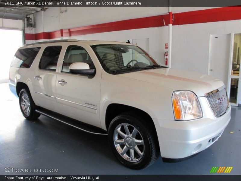 White Diamond Tintcoat / Cocoa/Light Cashmere 2011 GMC Yukon XL Denali