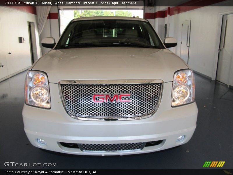 White Diamond Tintcoat / Cocoa/Light Cashmere 2011 GMC Yukon XL Denali