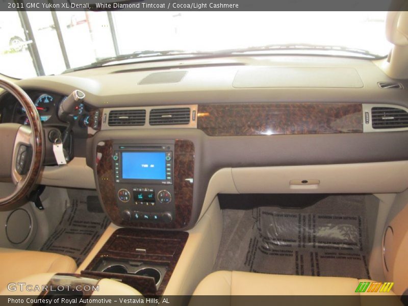 White Diamond Tintcoat / Cocoa/Light Cashmere 2011 GMC Yukon XL Denali