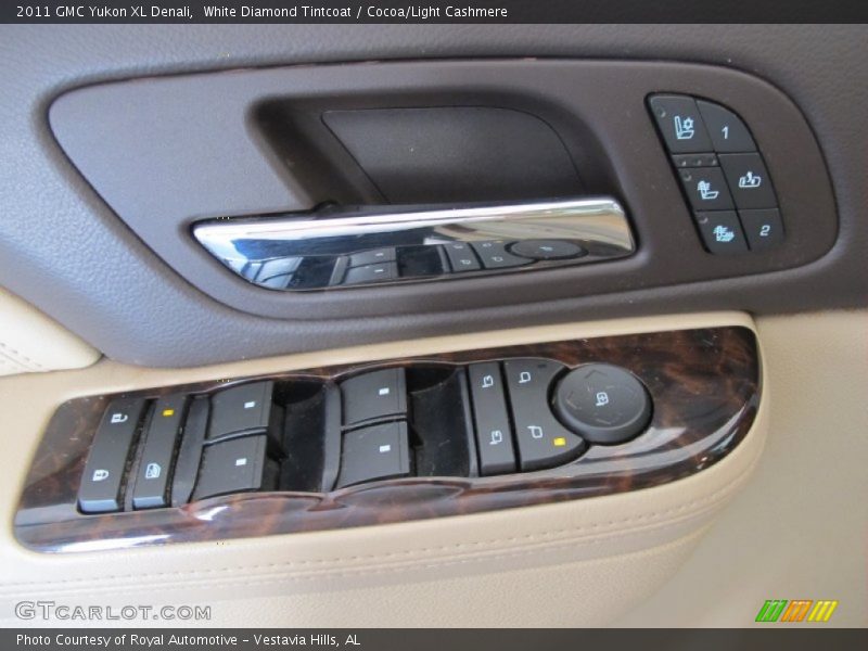 White Diamond Tintcoat / Cocoa/Light Cashmere 2011 GMC Yukon XL Denali