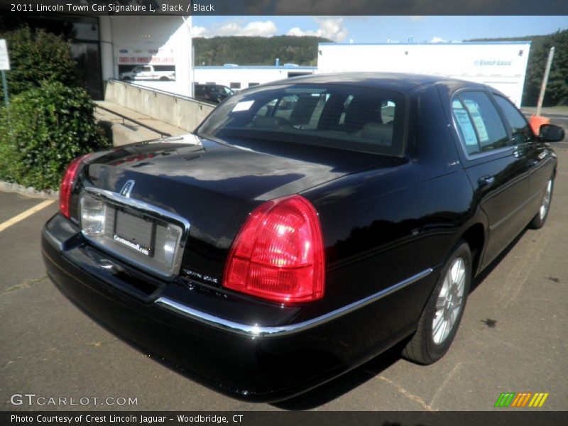 Black / Black 2011 Lincoln Town Car Signature L