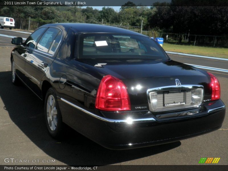 Black / Black 2011 Lincoln Town Car Signature L