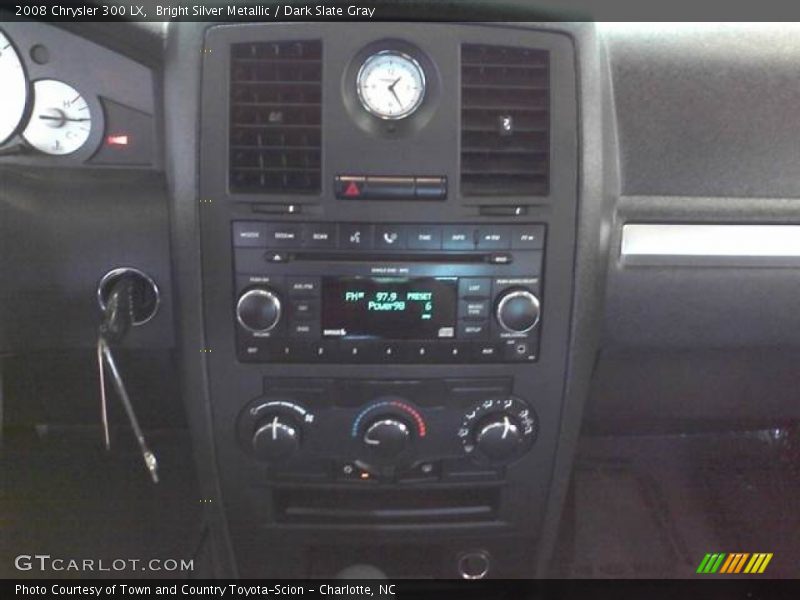 Bright Silver Metallic / Dark Slate Gray 2008 Chrysler 300 LX