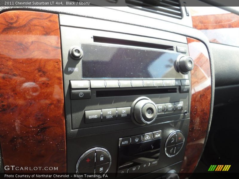 Black / Ebony 2011 Chevrolet Suburban LT 4x4