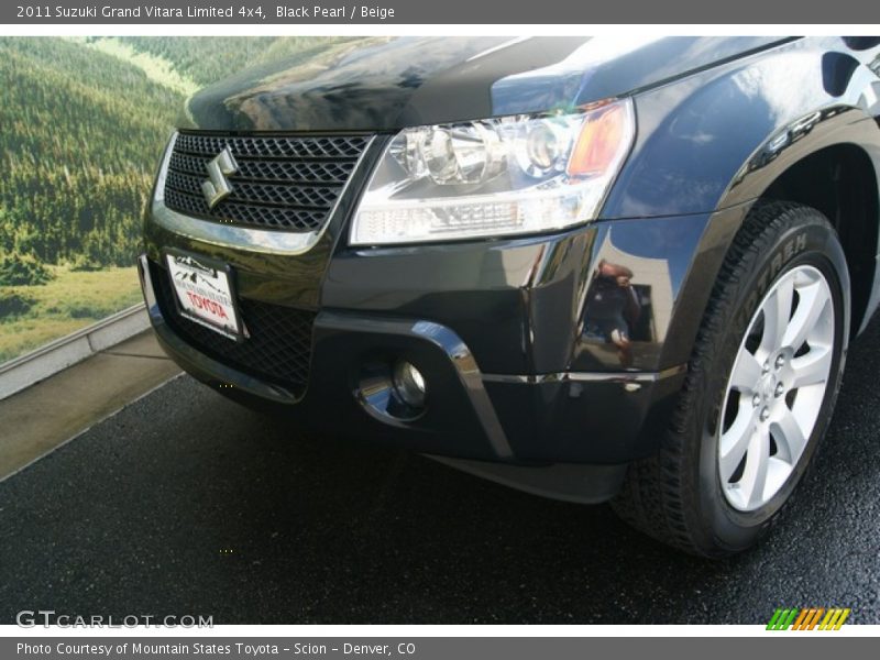 Black Pearl / Beige 2011 Suzuki Grand Vitara Limited 4x4