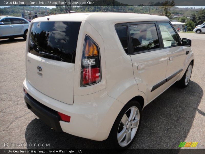 Dune Beige / Sand/Black Houndstooth Cloth 2010 Kia Soul !