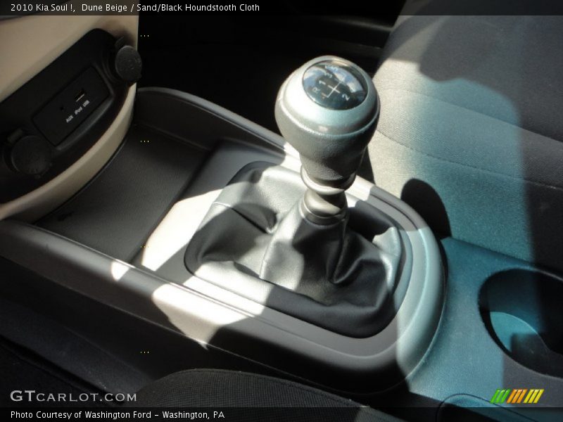 Dune Beige / Sand/Black Houndstooth Cloth 2010 Kia Soul !