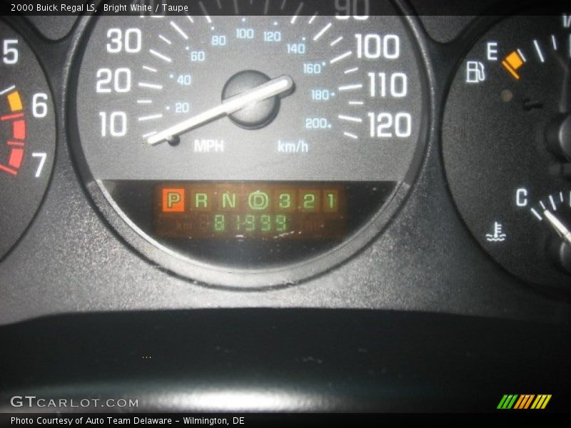 Bright White / Taupe 2000 Buick Regal LS