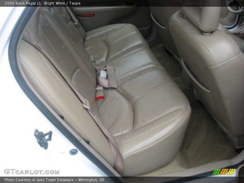 Bright White / Taupe 2000 Buick Regal LS