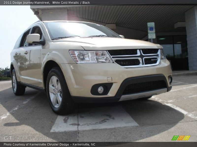 White Gold Metallic / Black 2011 Dodge Journey Mainstreet