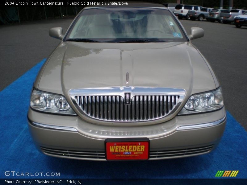 Pueblo Gold Metallic / Shale/Dove 2004 Lincoln Town Car Signature