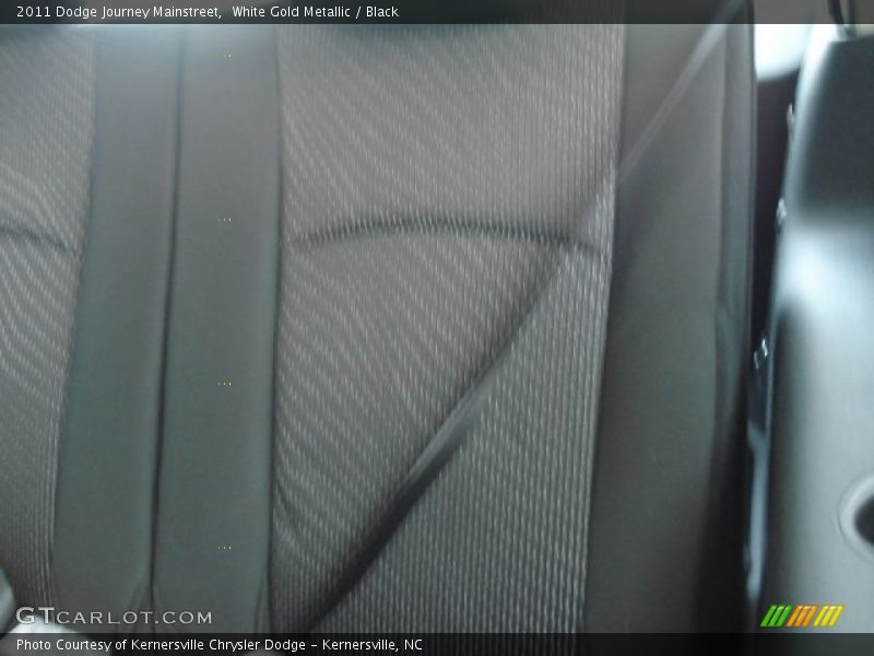 White Gold Metallic / Black 2011 Dodge Journey Mainstreet