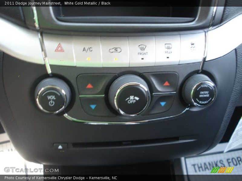 White Gold Metallic / Black 2011 Dodge Journey Mainstreet