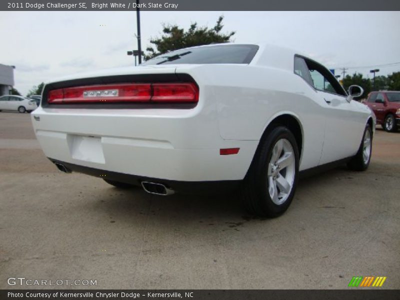 Bright White / Dark Slate Gray 2011 Dodge Challenger SE