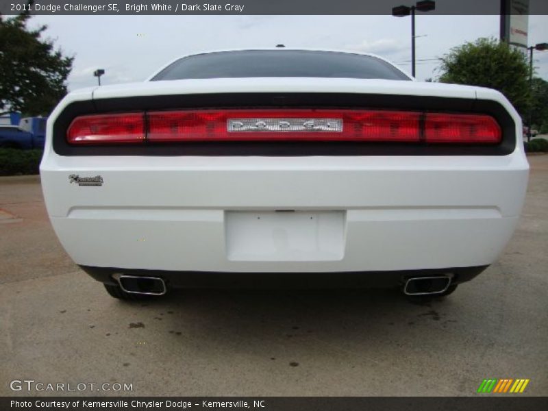 Bright White / Dark Slate Gray 2011 Dodge Challenger SE