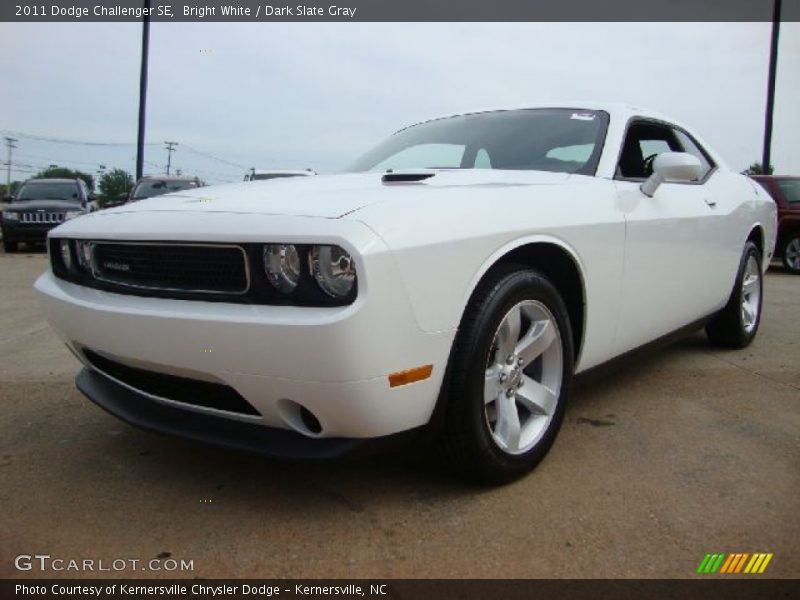 Bright White / Dark Slate Gray 2011 Dodge Challenger SE