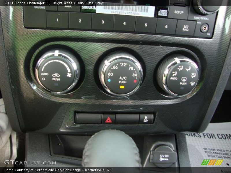 Bright White / Dark Slate Gray 2011 Dodge Challenger SE