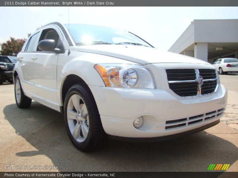 Bright White / Dark Slate Gray 2011 Dodge Caliber Mainstreet
